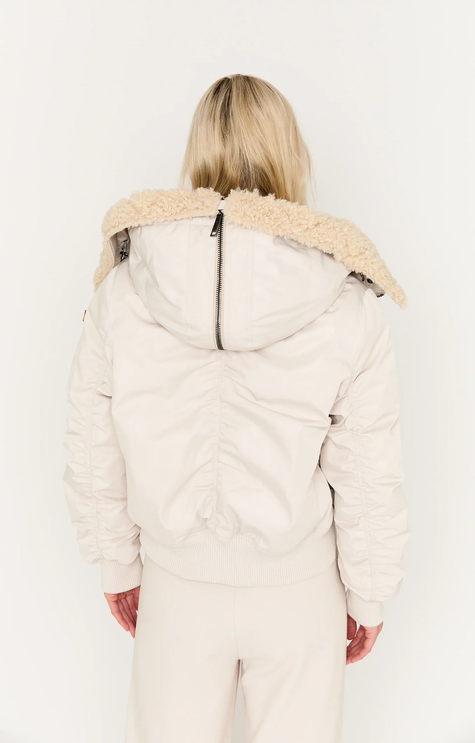 Moscowdesign jas olandria1